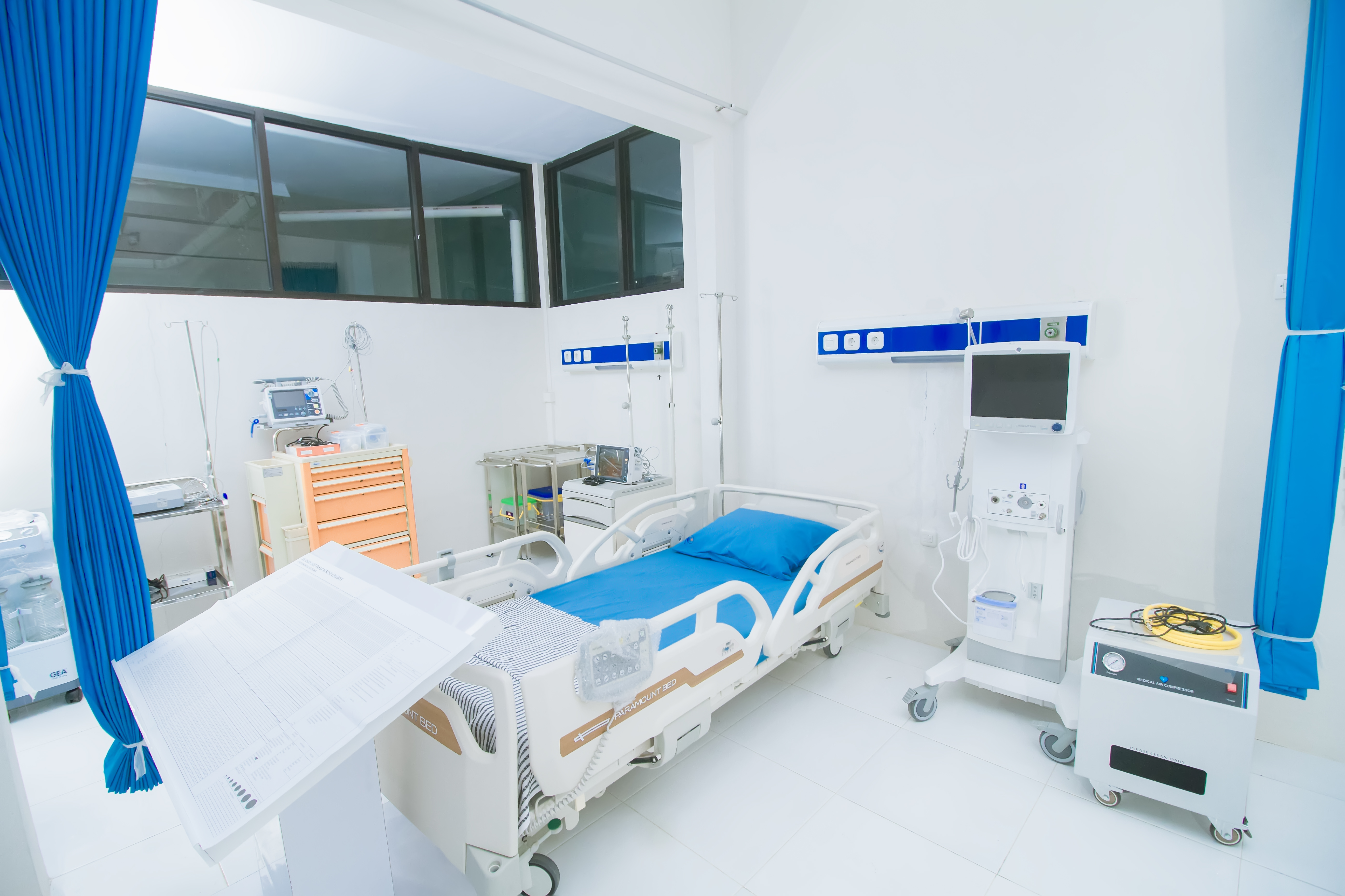 Layanan Rawat Intensif (ICU, PICU, NICU) RS Pasar Minggu Cirebon